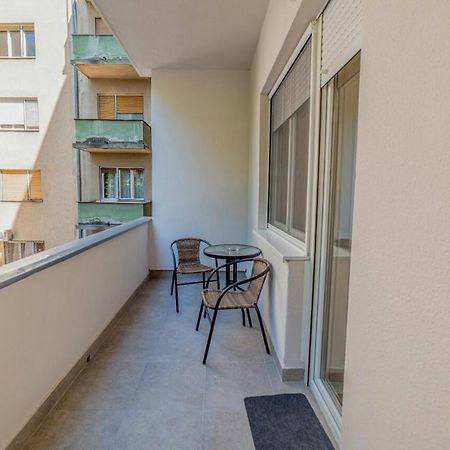 Apartman Danube Lux โนวีซาด ภายนอก รูปภาพ