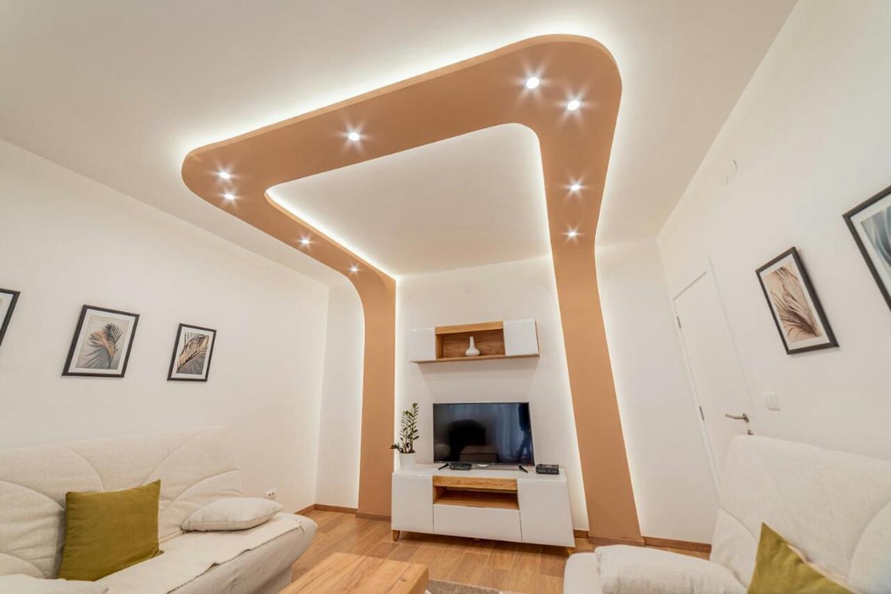 Apartman Danube Lux โนวีซาด ภายนอก รูปภาพ
