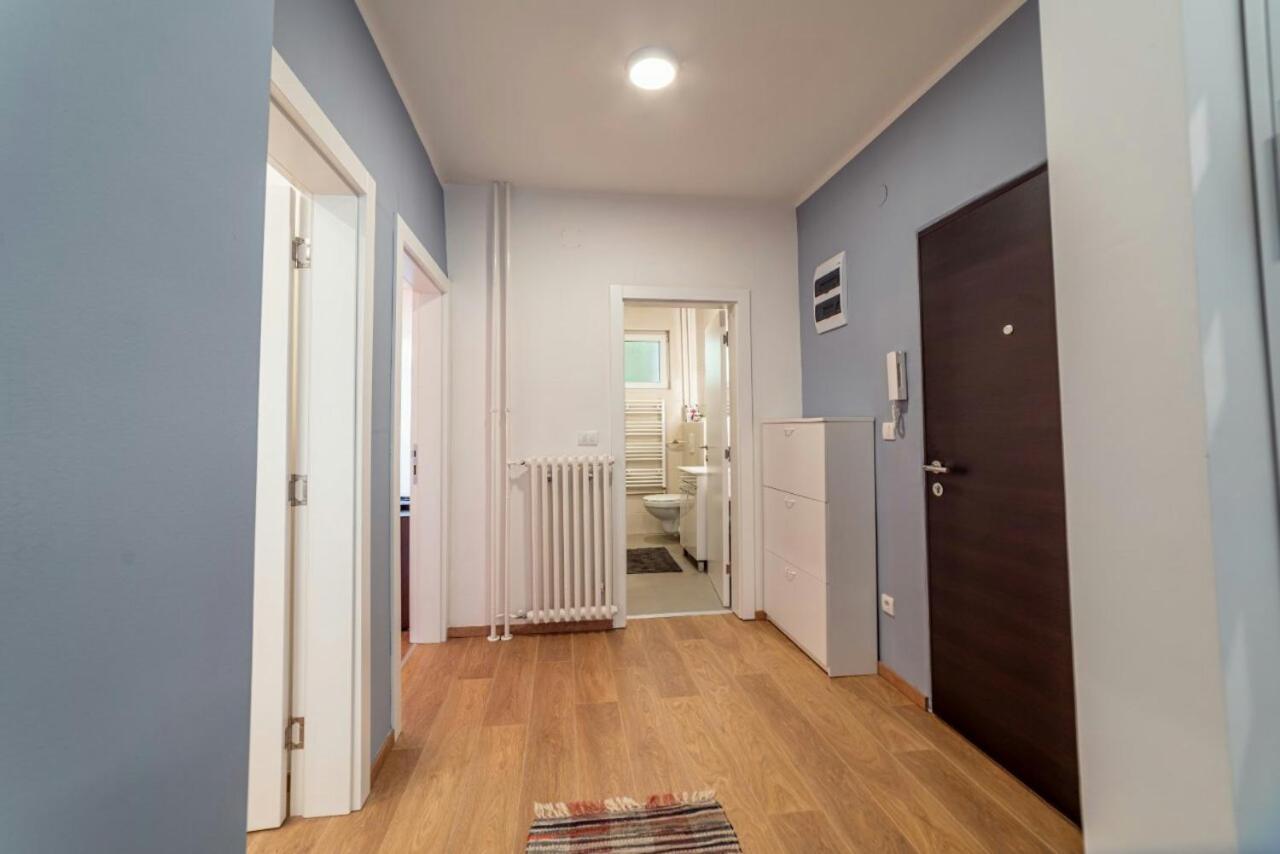 Apartman Danube Lux โนวีซาด ภายนอก รูปภาพ